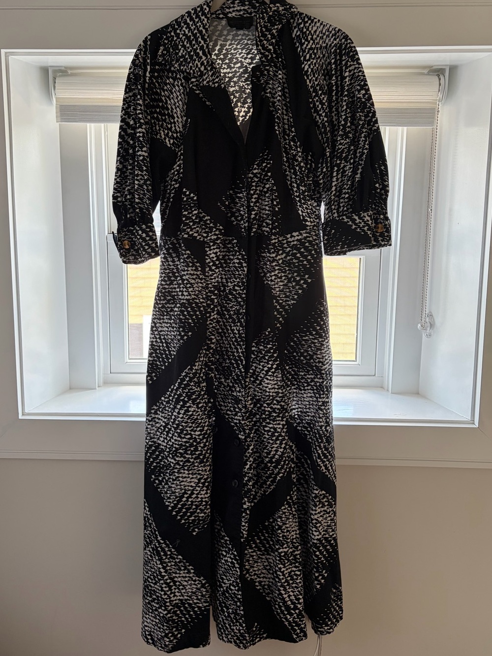 Donna Karan Black and White Patterned Belted Midi Dress - Picture 2 of 8